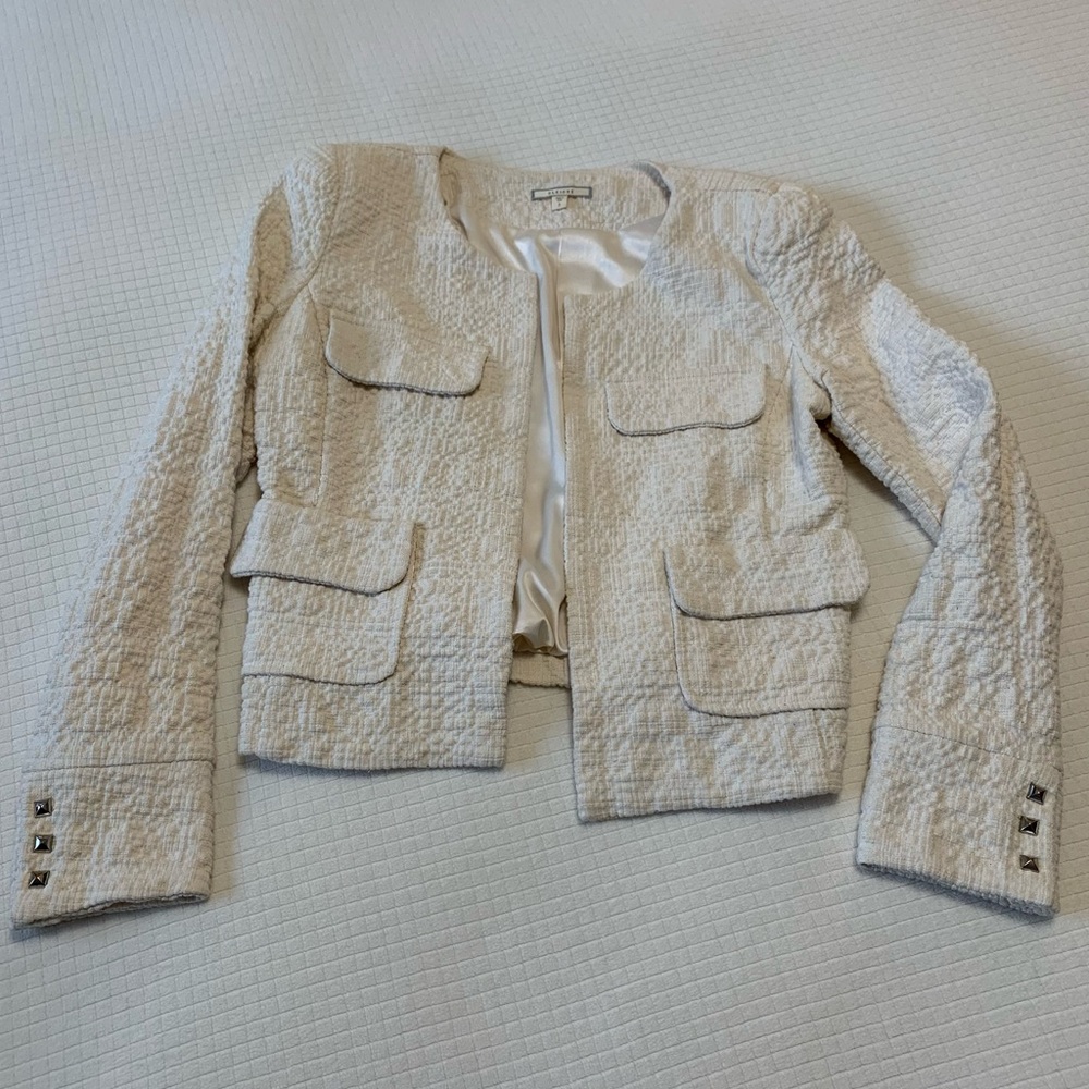 Pleione textured cream colored cropped jacket